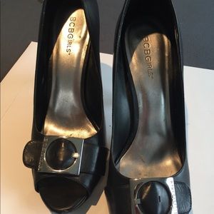 BCBG Girls open toe pumps!